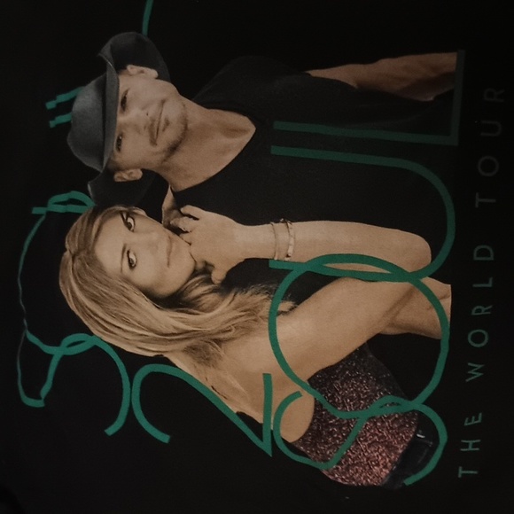TIM & FAITH 💚 SOUL 2 SOUL 2017 WORLD TOUR TSHIRT 🩵 NWOT - Picture 2 of 5